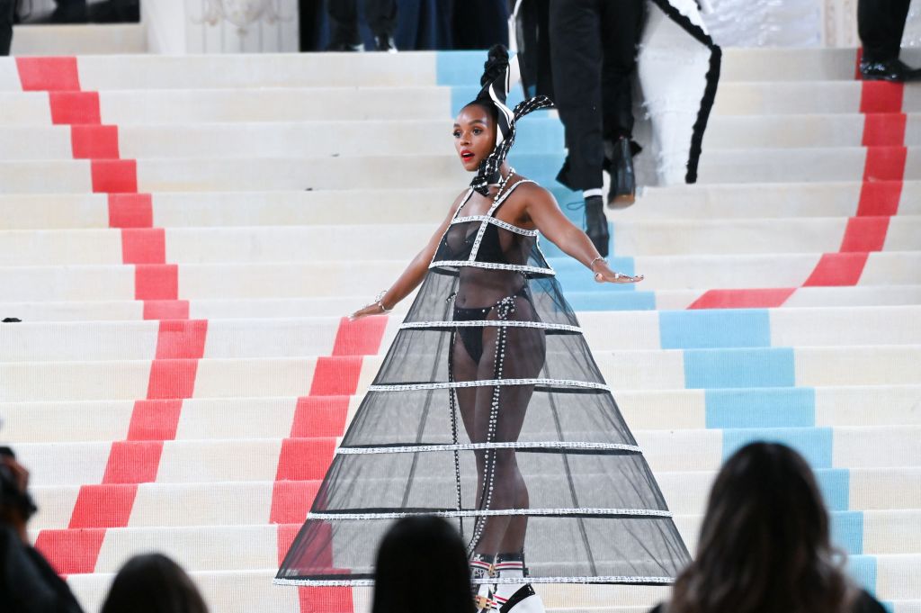 The 2023 Met Gala Celebrating "Karl Lagerfeld: A Line Of Beauty" - Street Sightings