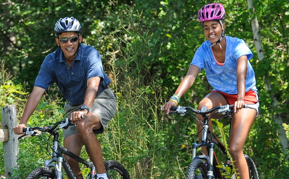 Obama Vacations On Martha's Vineyard